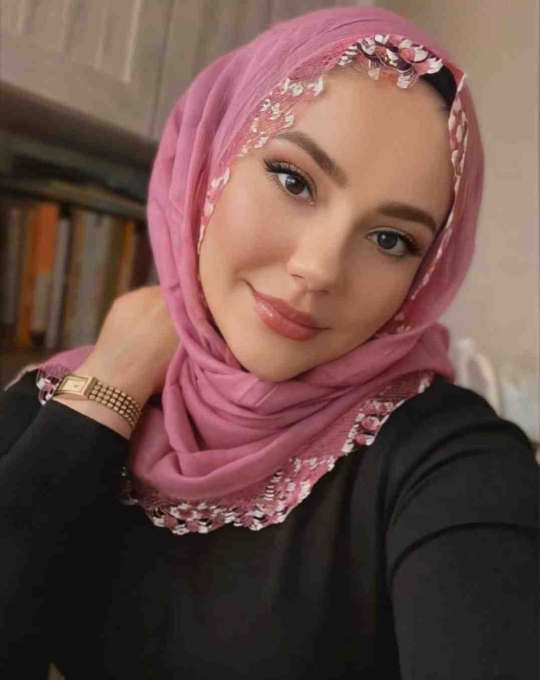 Öncü Pınar Zarif Kadın Escort Zeliha