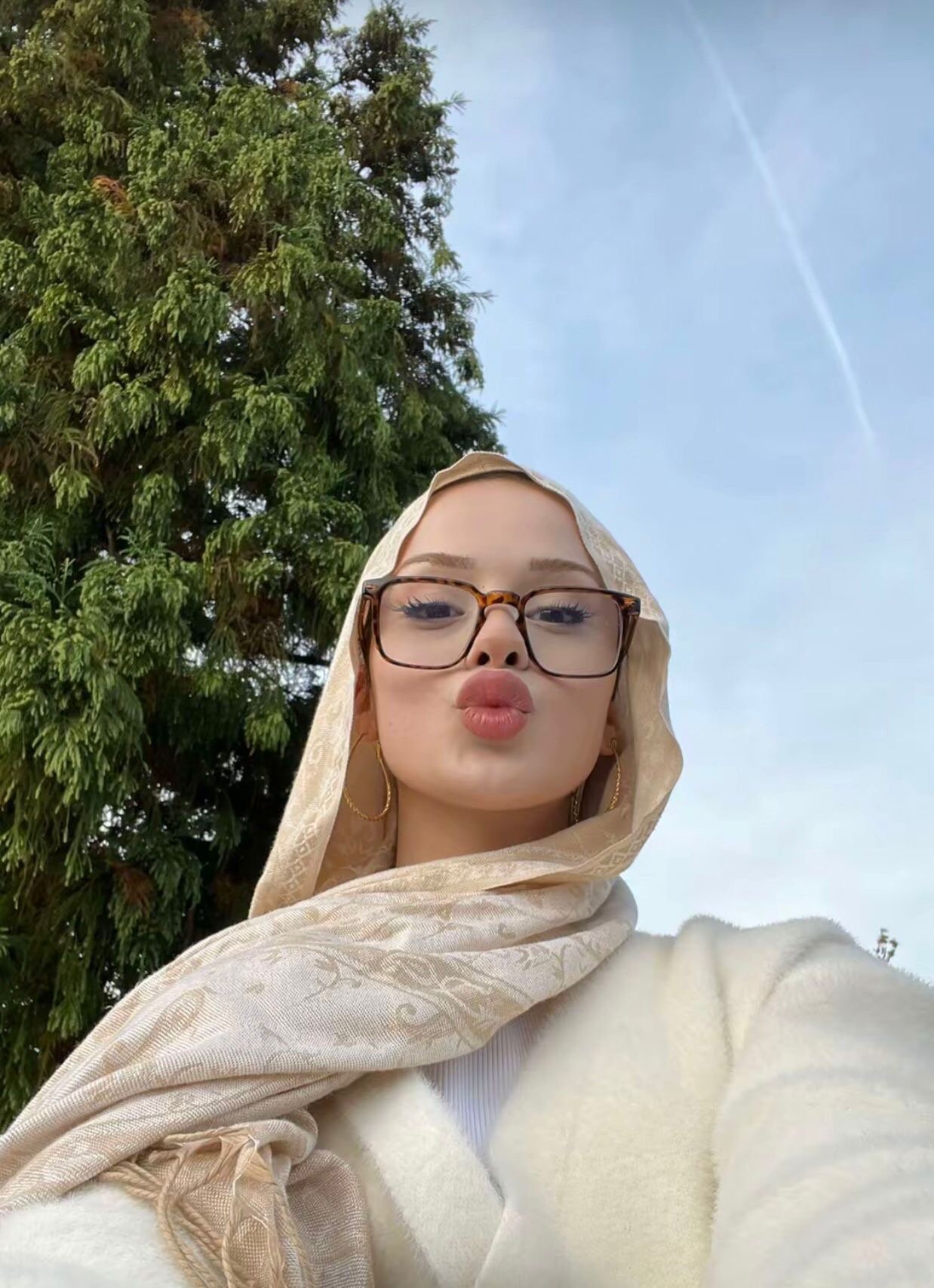 Şehit Sakıp Sofistike Kadın Escort Bayan Kaderin